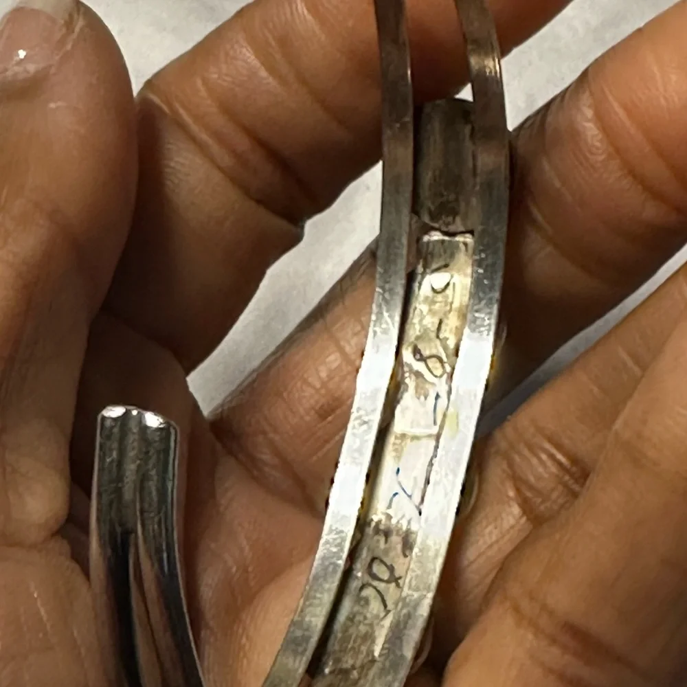 Vintage Native American Silver Turquoise cuff bracelet - Picture 5 of 12